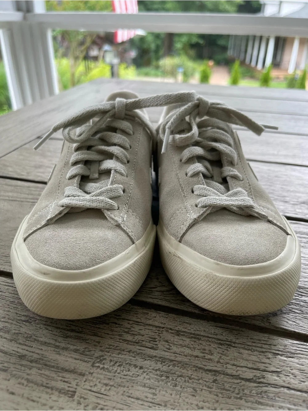 Veja Suede Low-Top Sneakers in Light Gray and Off-White Leather Womens Size 5